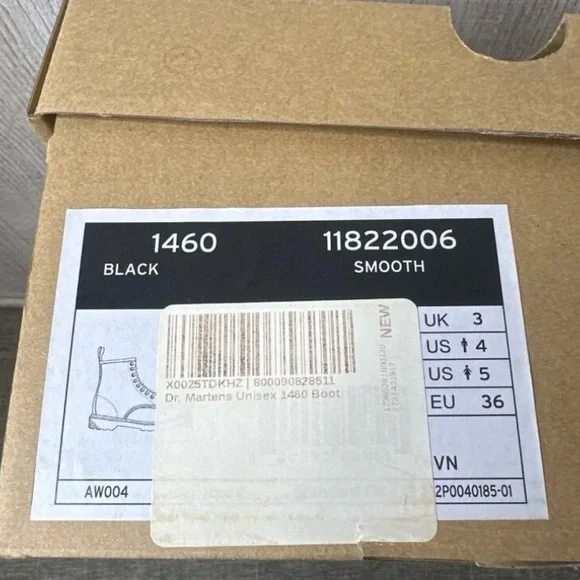 NEW WITH BOX - Dr. Martens 1460 Smooth Leather - Picture 9 of 10
